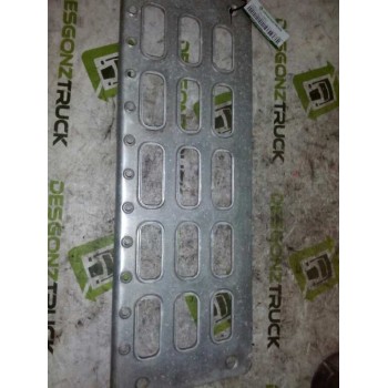 Recambio de huella peldaño para volvo trucks fh 12 fh 12.460 (460cv) referencia OEM IAM 20379439 PARTE DERECHA 
