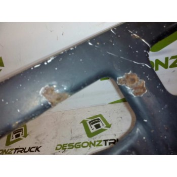 Recambio de paragolpes delantero para volvo trucks fl 10 fl 10/280 (275-284cv) referencia OEM IAM  PARTE CENTRAL HIERRO