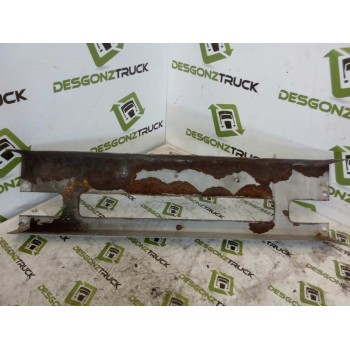Recambio de paragolpes delantero para volvo trucks fl 10 fl 10/280 (275-284cv) referencia OEM IAM  PARTE CENTRAL HIERRO