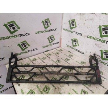 Recambio de peldaño frontal para renault serie t fg 4x2 cabina high-sleeper referencia OEM IAM   