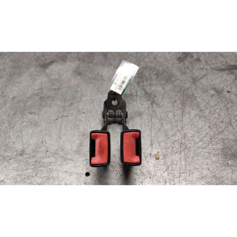 Recambio de enganche de cinturon trasero central para ford mondeo berlina (ge) ambiente referencia OEM IAM 1S71F613K21AC  