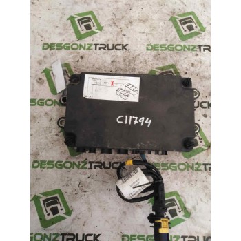 Recambio de caja reles / fusibles para renault serie t fg 4x2 cabina high-sleeper referencia OEM IAM 21717590  