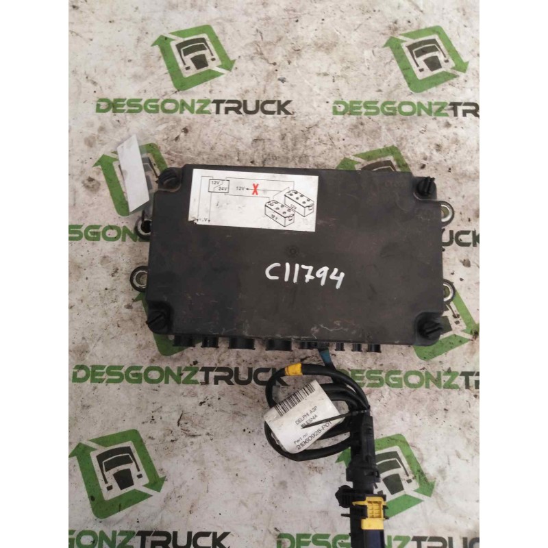 Recambio de caja reles / fusibles para renault serie t fg 4x2 cabina high-sleeper referencia OEM IAM 21717590  