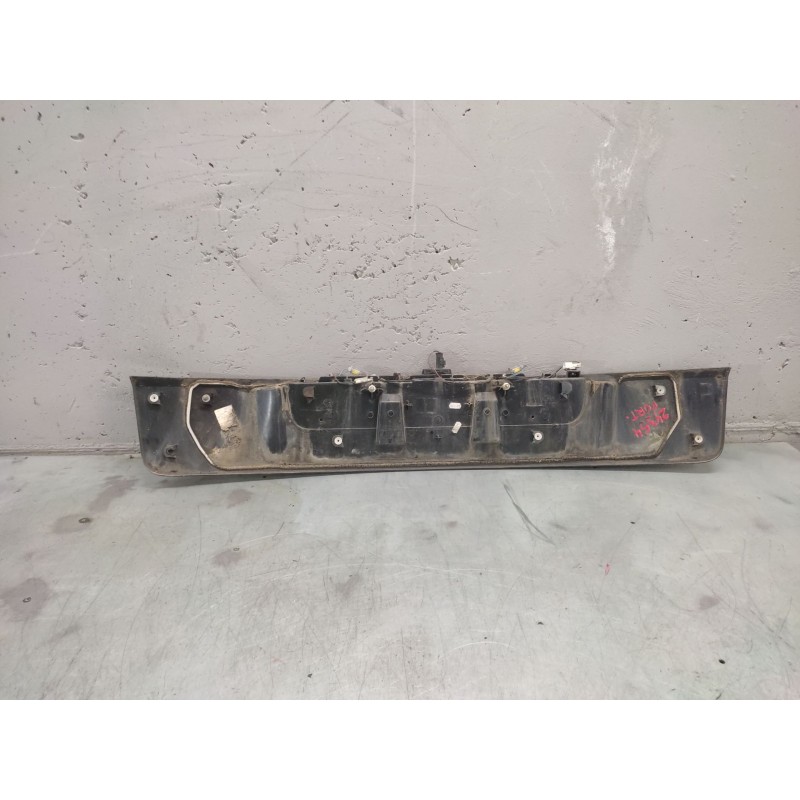 Recambio de asidero porton maletero para renault scenic ii 1.5 dci diesel referencia OEM IAM 2