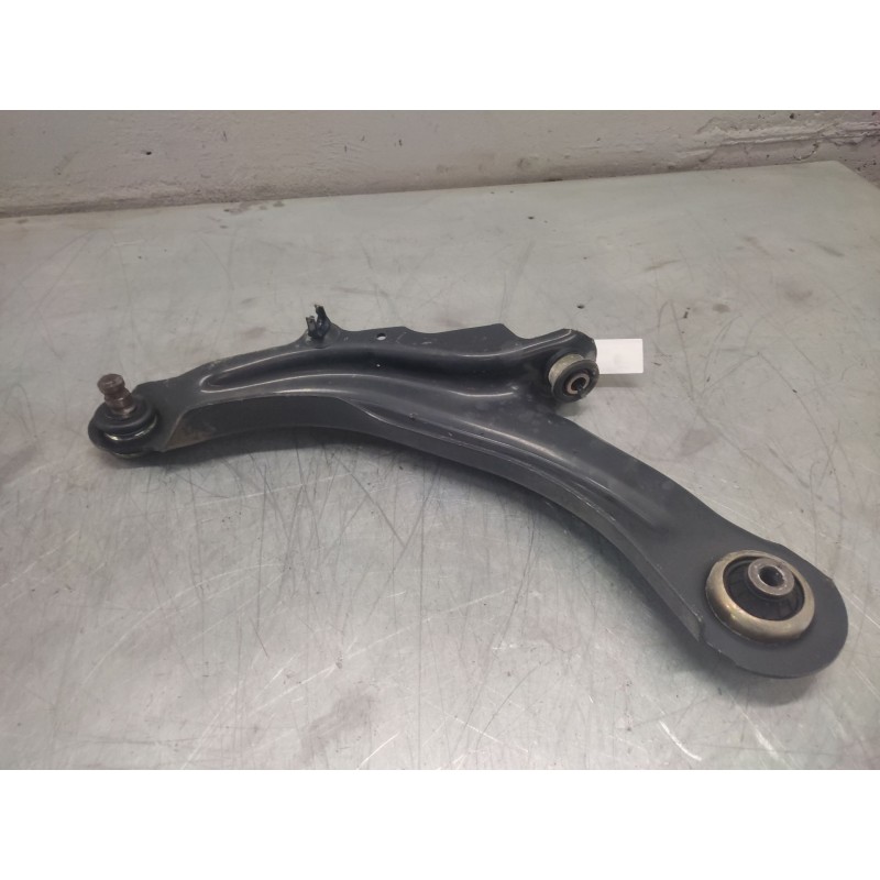 Recambio de brazo suspension inferior delantero izquierdo para renault scenic ii 1.5 dci diesel referencia OEM IAM 2
