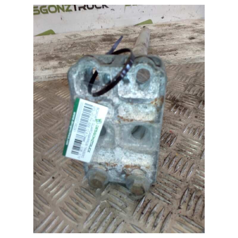Recambio de soporte guardabarros trasero para volvo fh 440 12.8 diesel referencia OEM IAM 20466895 DELANTERO DERECHO - Blanco 2