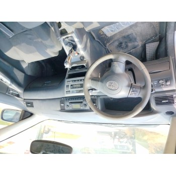 toyota corolla (_e12_) del año 2005