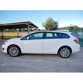 opel astra j sports tourer (p10) del año 2013