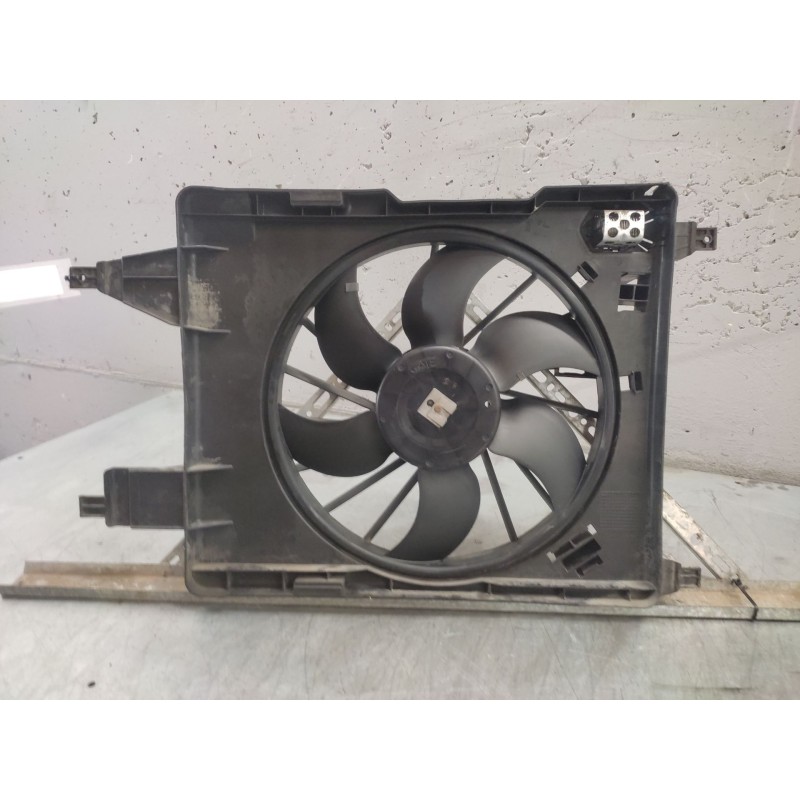 Recambio de electroventilador para renault scenic ii 1.5 dci diesel referencia OEM IAM 8200151465 2