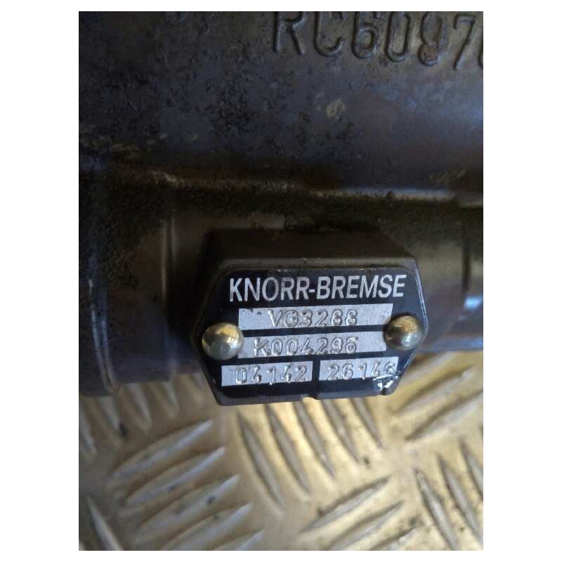 Recambio de servo embrague para iveco eurotech cursor (mh) chasis  (190 e 24) larga distancia referencia OEM IAM VG3288 K004296 - Blanco 3