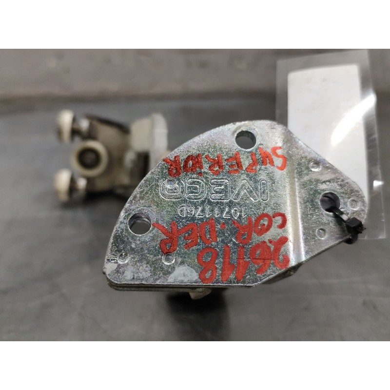 Recambio de bisagra puerta corredera para iveco daily config. paquetería cabina simple 35s... batalla 3750 referencia OEM IAM - Blanco 3
