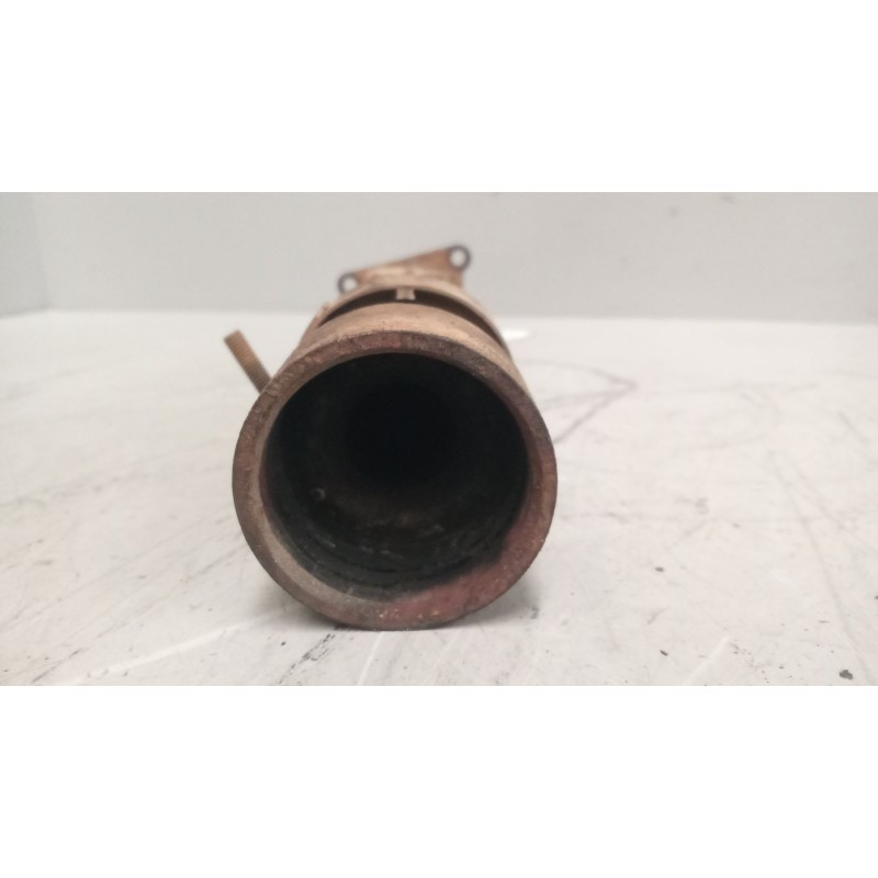 Recambio de colector escape para scania serie p/g/r (c-clase) 11.7 diesel referencia OEM IAM 1526585  colector egr - Blanco 2