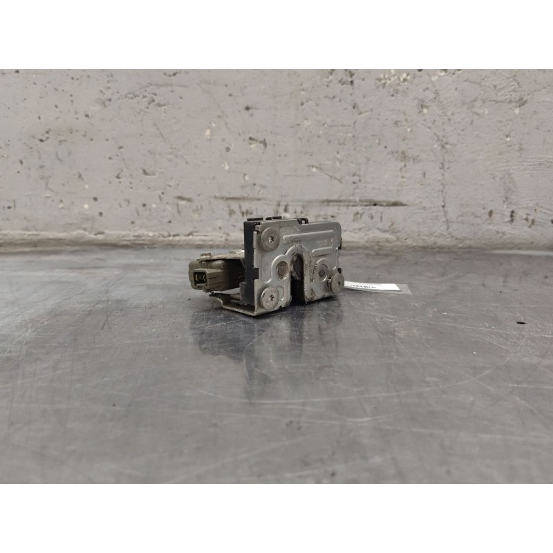Recambio de cerradura puerta delantera izquierda para iveco daily config. paquetería cabina simple 35s... batalla 3750 referenci - Blanco