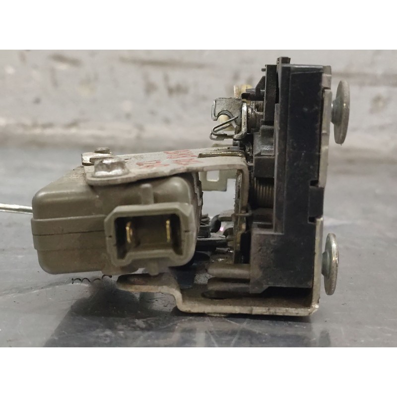 Recambio de cerradura puerta delantera izquierda para iveco daily config. paquetería cabina simple 35s... batalla 3750 referenci - Blanco 3