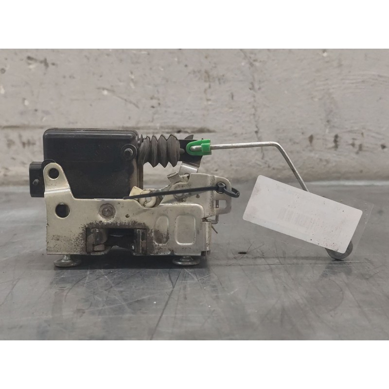 Recambio de cerradura puerta delantera derecha para iveco daily config. paquetería cabina simple 35s... batalla 3750 referencia - Blanco