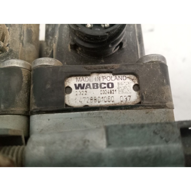 Recambio de valvula aire para iveco eurocargo referencia OEM IAM 4728801060 - Blanco 3