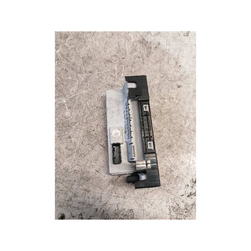 Recambio de pantalla multifuncion para renault megane ii berlina 3p referencia OEM IAM 8200755120 281203471A 3