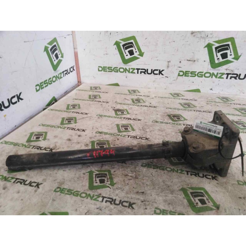 Recambio de soporte guardabarros trasero para renault serie t fg 4x2 cabina high-sleeper referencia OEM IAM   