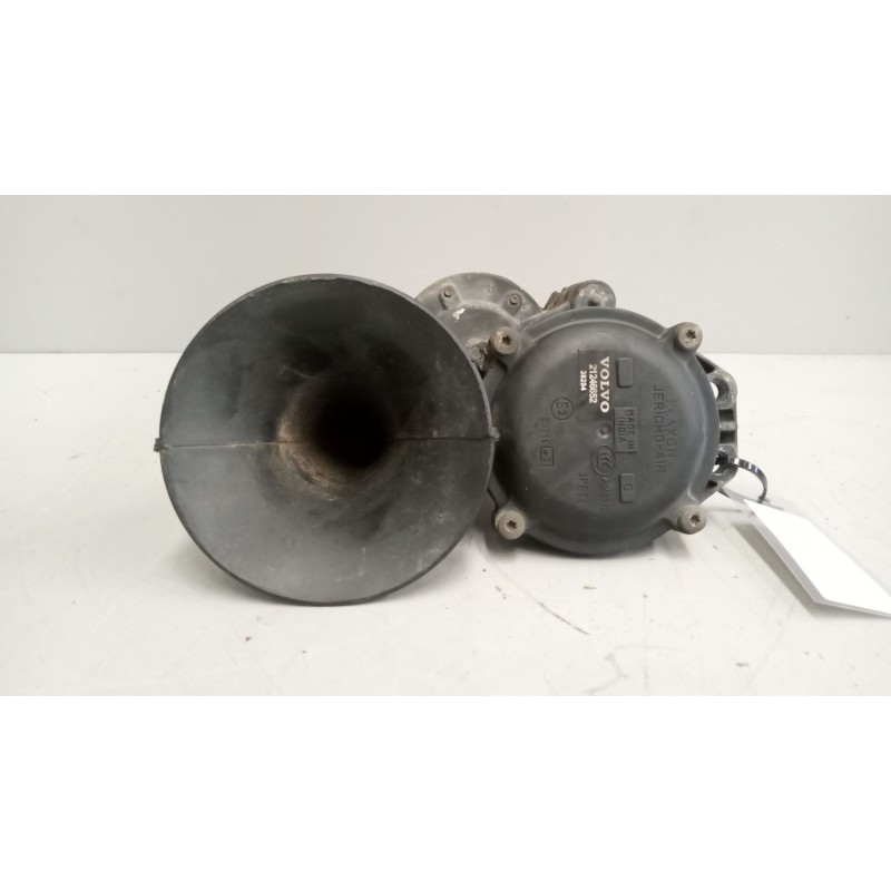 Recambio de claxon para volvo fh xxx 12.8 diesel referencia OEM IAM 21246652  