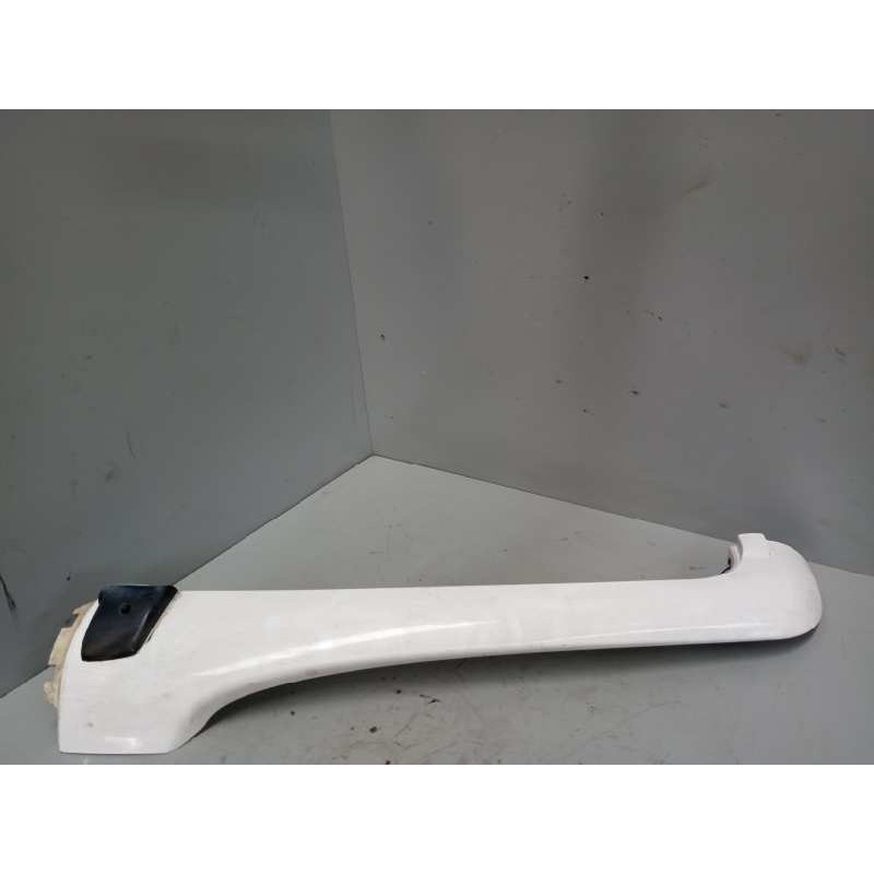 Recambio de moldura luna delantera para man tg - l 12.xxx 4.6 diesel referencia OEM IAM 81624100058  DERECHA
