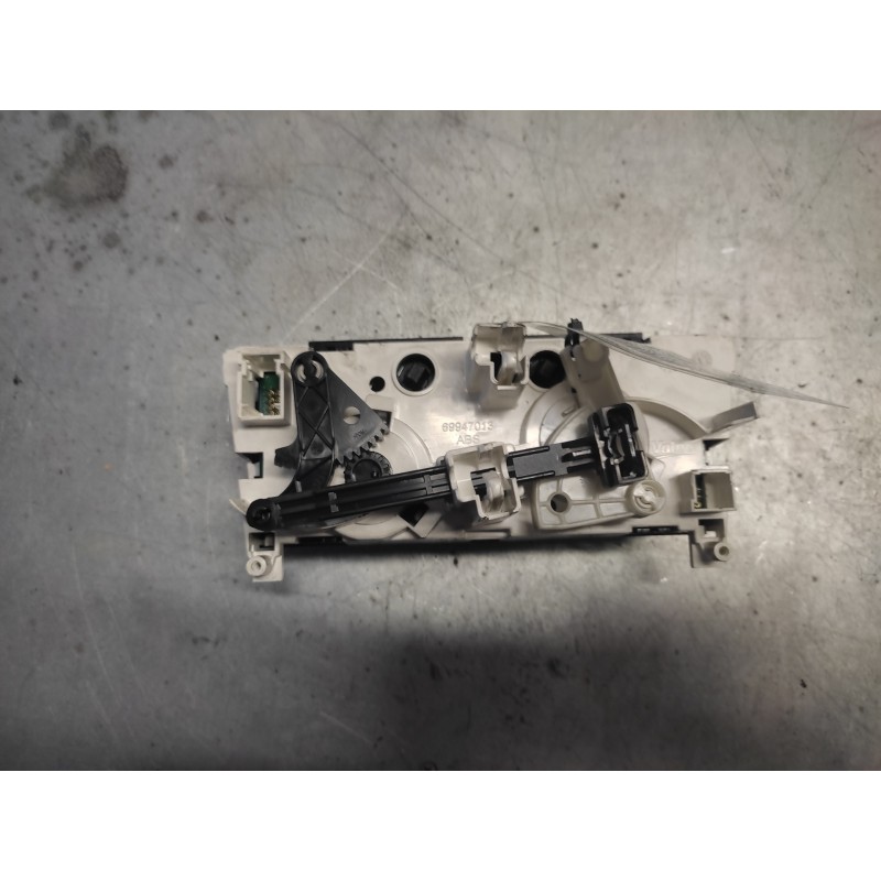 Recambio de mando calefaccion / aire acondicionado para peugeot 308 sw confort referencia OEM IAM 69940002 8 PINS - Gris 3