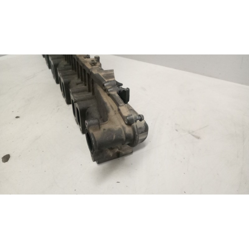 Recambio de colector admision para scania serie p/g/r (c-clase) 11.7 diesel referencia OEM IAM 1495860  1532131 - Blanco 2
