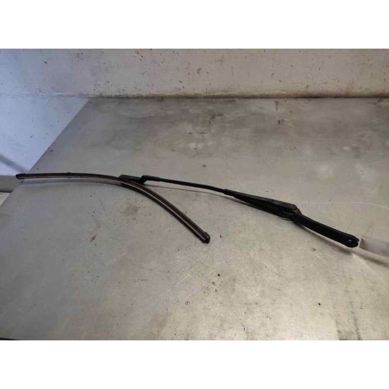 Recambio de brazo limpia delantero derecho para peugeot 308 sw confort referencia OEM IAM - Gris 2