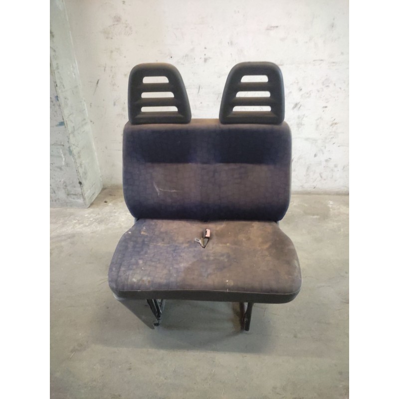 Recambio de asiento delantero derecho para iveco daily combi 2.3 diesel cat referencia OEM IAM   