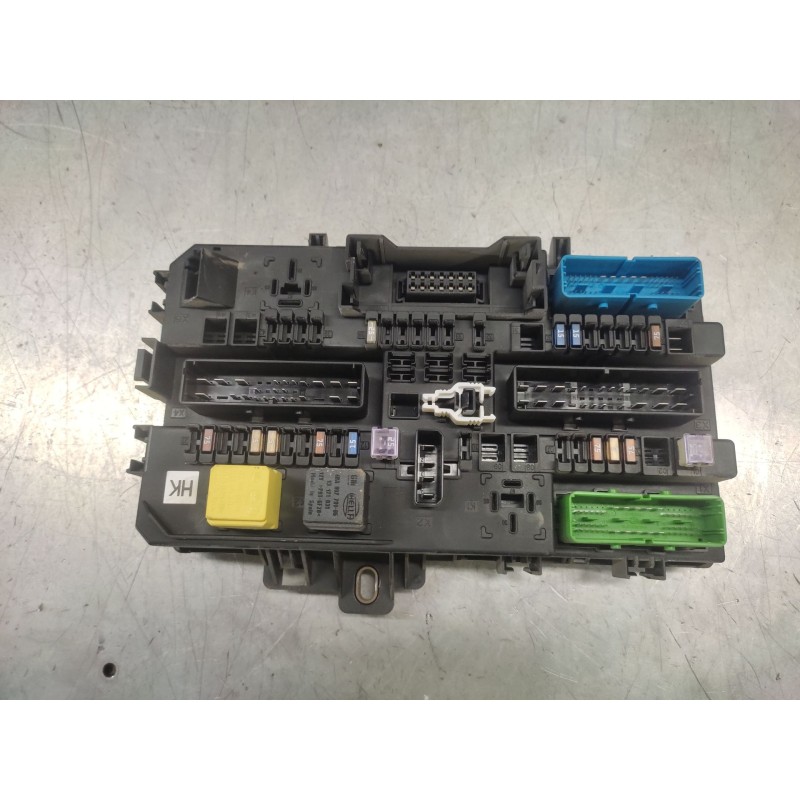 Recambio de caja reles / fusibles para opel astra h berlina cosmo referencia OEM IAM 13206762  