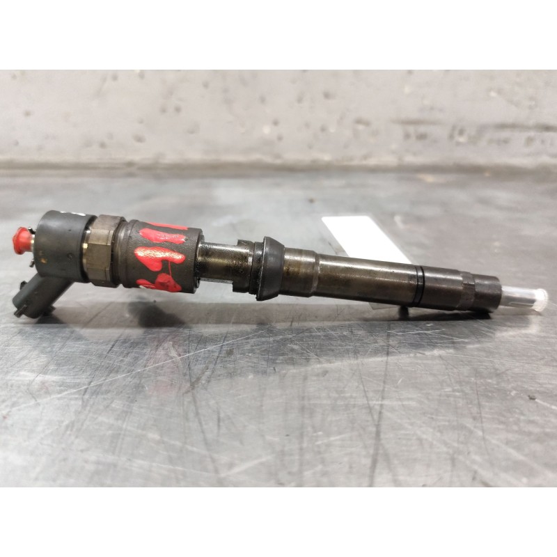 Recambio de inyector para iveco daily config. paquetería cabina simple 35s... batalla 3750 referencia OEM IAM 504088755 - Blanco 5