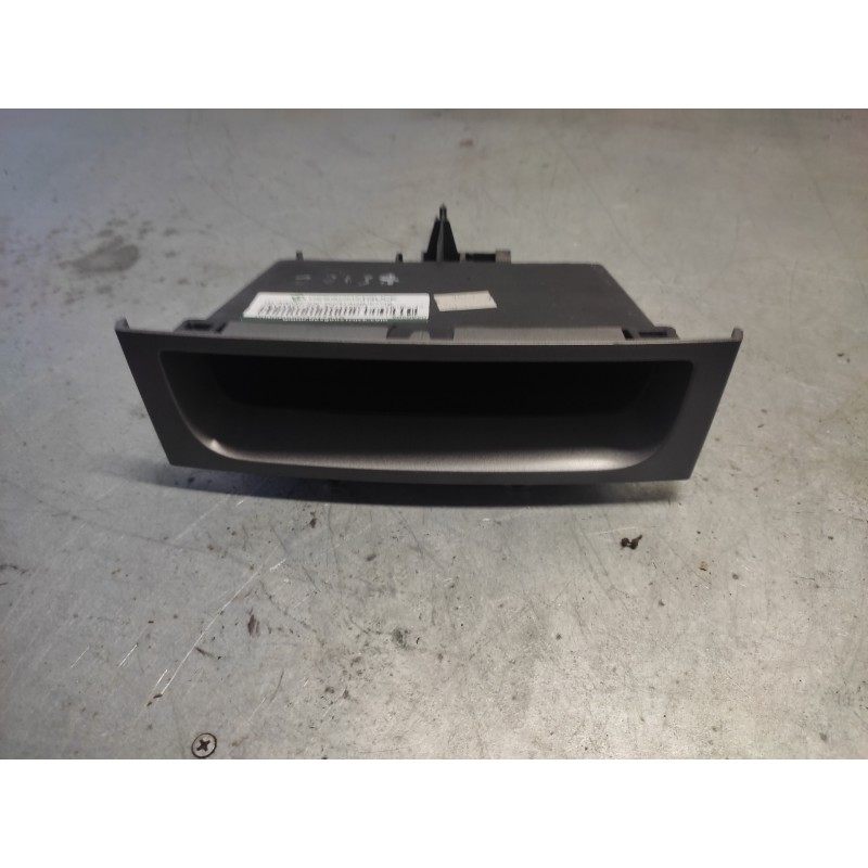 Recambio de guarnecido portaobjetos para peugeot 308 sw confort referencia OEM IAM 9659920777  