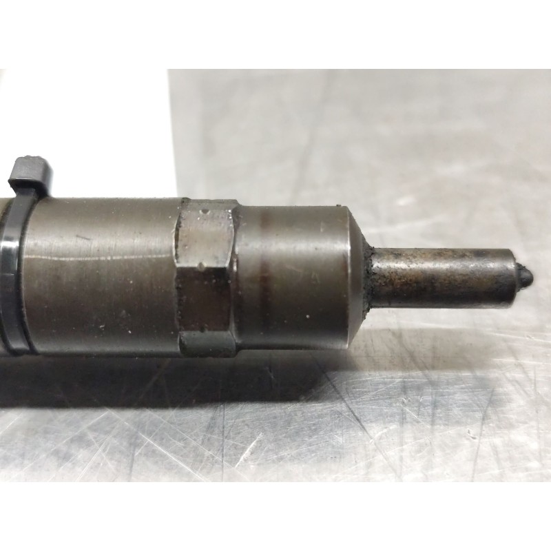 Recambio de inyector para iveco daily config. paquetería cabina simple 35s... batalla 3750 referencia OEM IAM 504088755 - Blanco 3