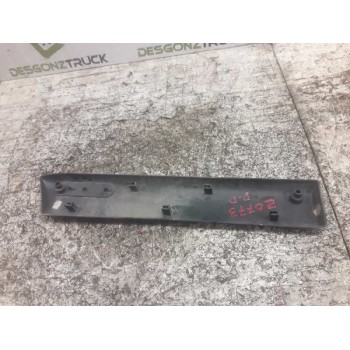 Recambio de moldura puerta delantera derecha para renault master combi desde ´98 2.5 diesel referencia OEM IAM 7701692581  