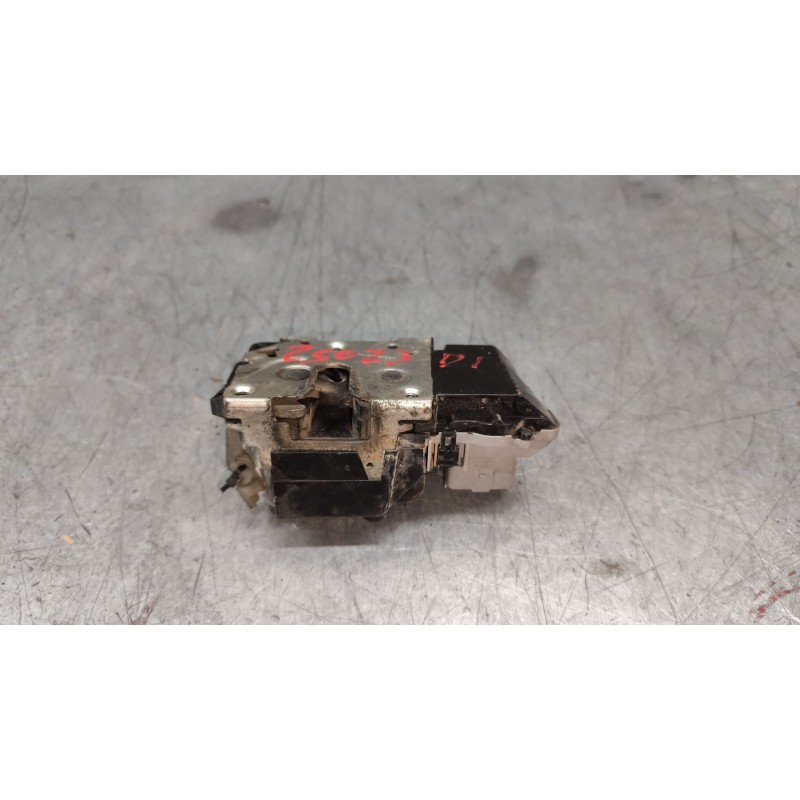 Recambio de cerradura puerta delantera izquierda para citroën xsara picasso 2.0 hdi referencia OEM IAM  6 PINS 