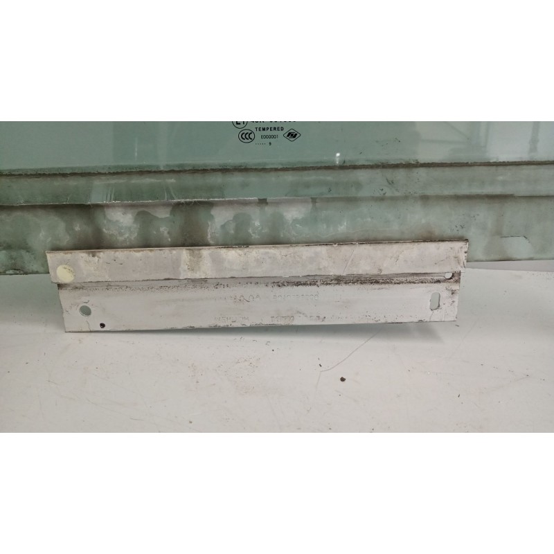 Recambio de luna delantera derecha para volvo fl 280 7.2 diesel referencia OEM IAM 20503179 - Blanco 2