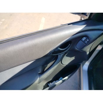 ford focus berlina (cak) del año 2000