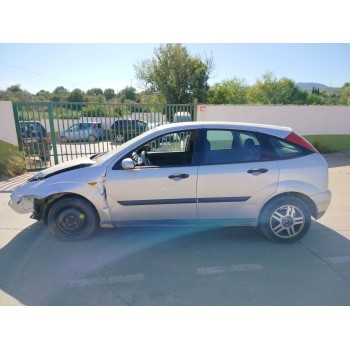 ford focus berlina (cak) del año 2000