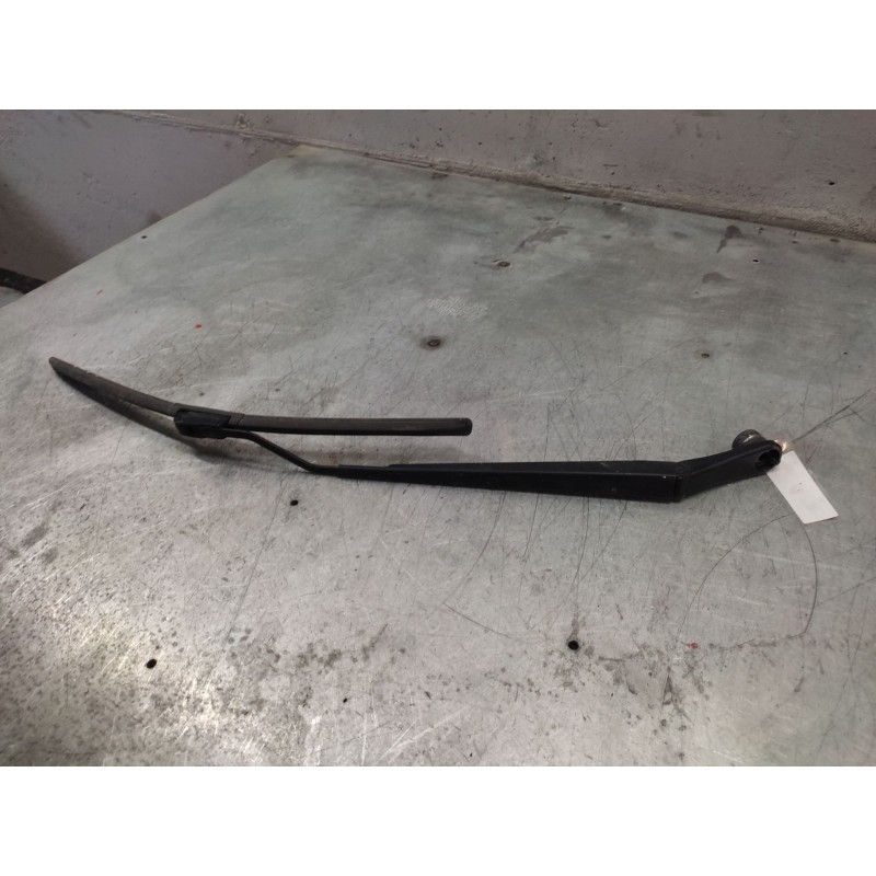 Recambio de brazo limpia delantero derecho para jeep gr. cherokee (wh) 3.0 crd 65 aniversario referencia OEM IAM   