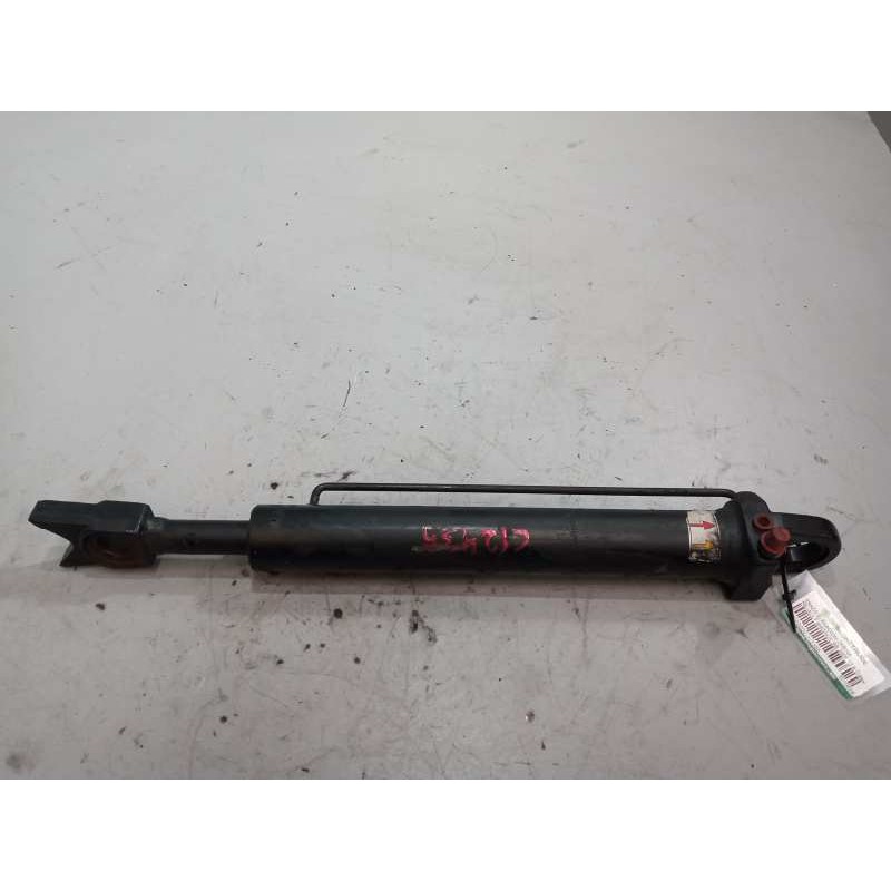 Recambio de brazo elevacion cabina para renault magnum ab diesel referencia OEM IAM 5010629264  