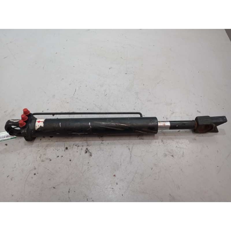Recambio de brazo elevacion cabina para renault magnum ab diesel referencia OEM IAM 5010629108  