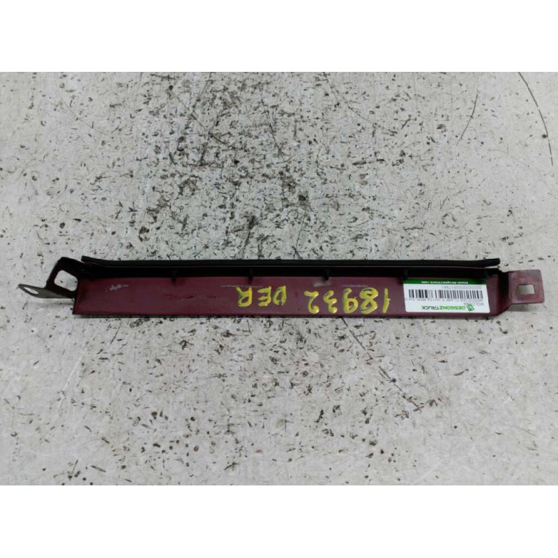 Recambio de moldura para mercedes-benz clase e (w124) berlina d 300 (124.130) referencia OEM IAM  BAJO FARO DCHA. 2
