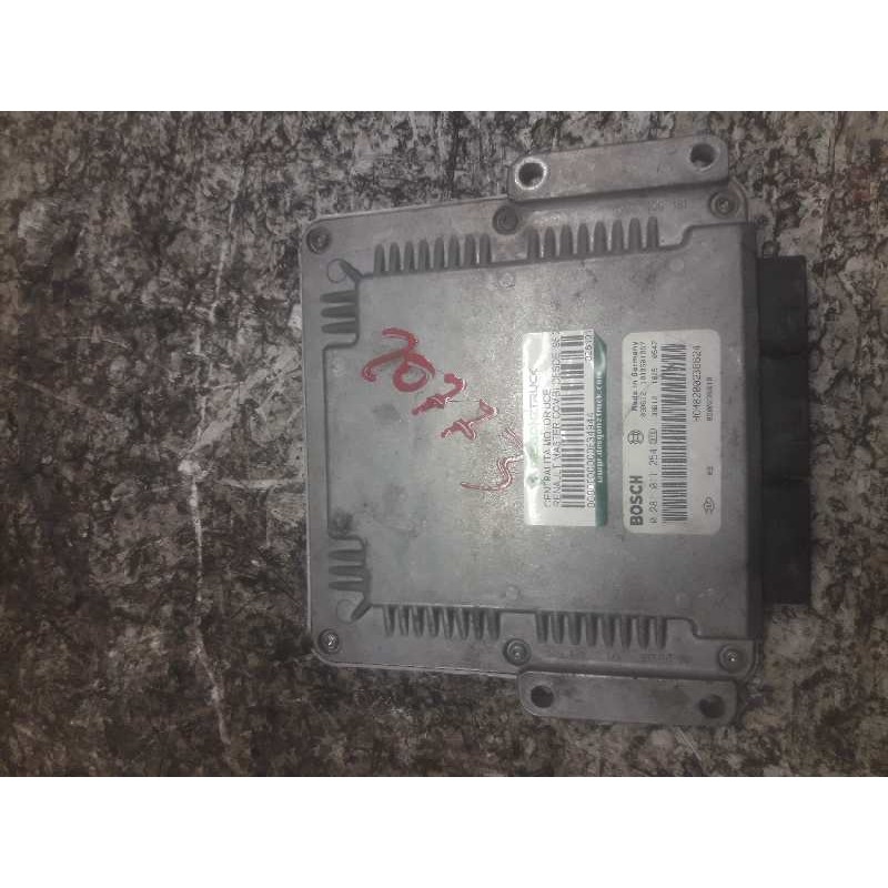Recambio de centralita motor uce para renault master combi desde '98 2.5 diesel referencia OEM IAM 0281011254 8200236618 H0M8200 - Blanco