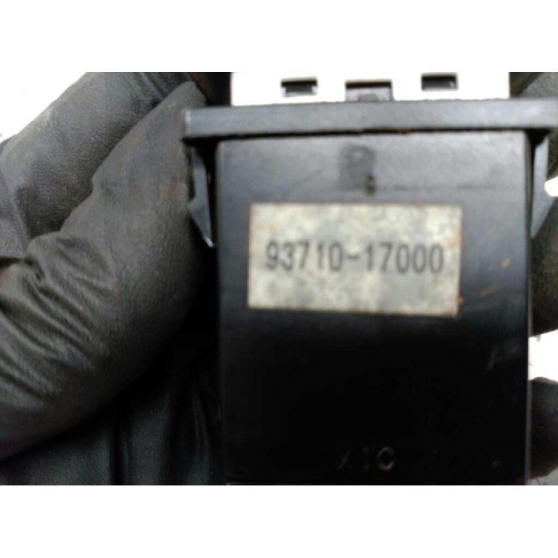 Recambio de boton antivaho para hyundai matrix (fc) 1.5 crdi gls referencia OEM IAM 9371017000 - Verde 3