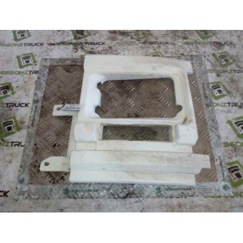 Recambio de molduras delanteras para renault m 180.13/c midliner e2 fki modelo 180.13 132 kw cabina doble referencia OEM IAM DER