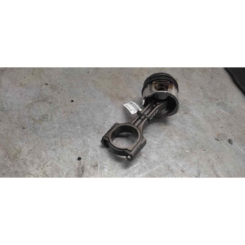 Recambio de piston para renault master ii phase 2 combi combi 2t8 l1 9 - plazas referencia OEM IAM - Blanco 3