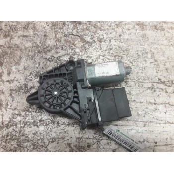 Recambio de motor elevalunas trasero derecho para volkswagen passat berlina (3b3) v6 tdi executive referencia OEM IAM 0130821696
