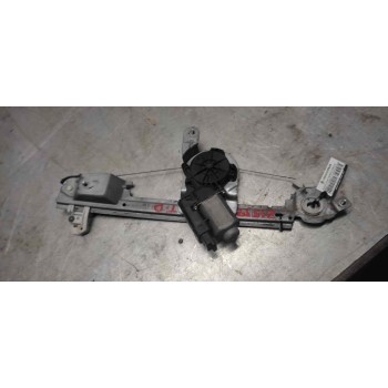 ELEVALUNAS TRASERO DERECHO 440726D0Z9 6 PINS 