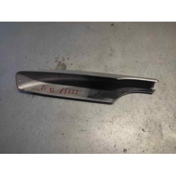 Recambio de moldura para peugeot 308 sw confort referencia OEM IAM 9682131677 BACA IZQUIERDA 