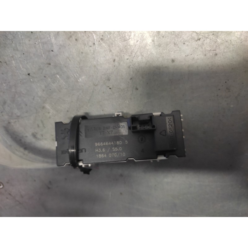 Recambio de pantalla multifuncion para peugeot 308 sw confort referencia OEM IAM 9664644180 3 PINS - Gris 2