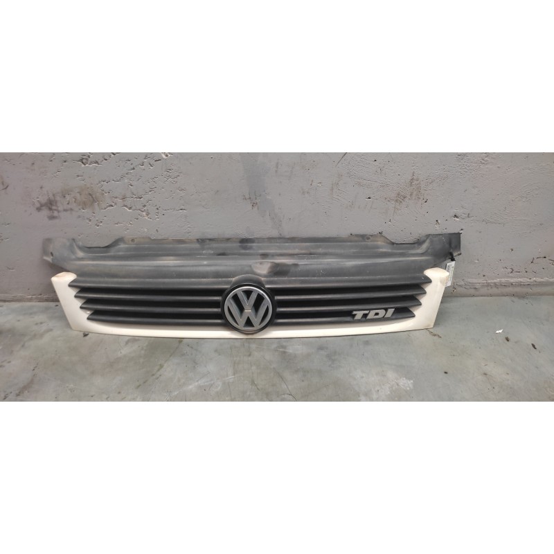 Recambio de rejilla delantera central para volkswagen t4 bus (mod. 1991) 2.5 tdi referencia OEM IAM 2